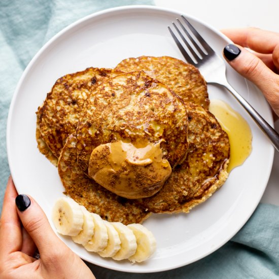 Fluffy Oatmeal Banana Pancakes