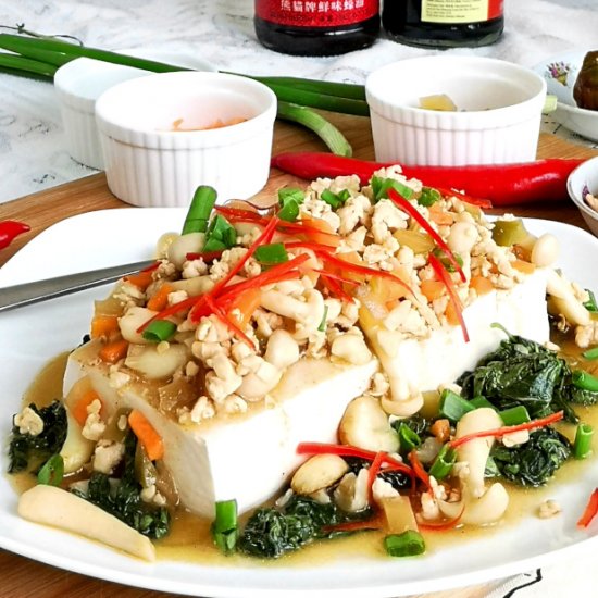 Chinese tofu with mushroom and meat