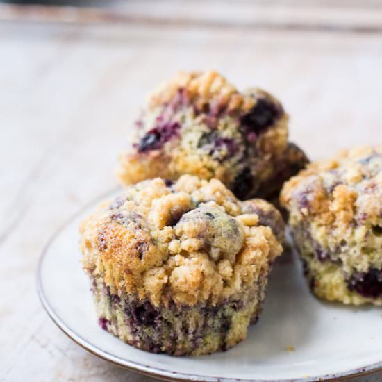 Homemade Crumble Blueberry Muffins