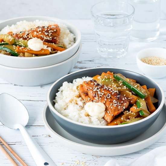 Teppanyaki-Style Salmon Bowls