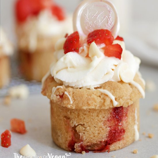 Strawberry shortcake cookie cups