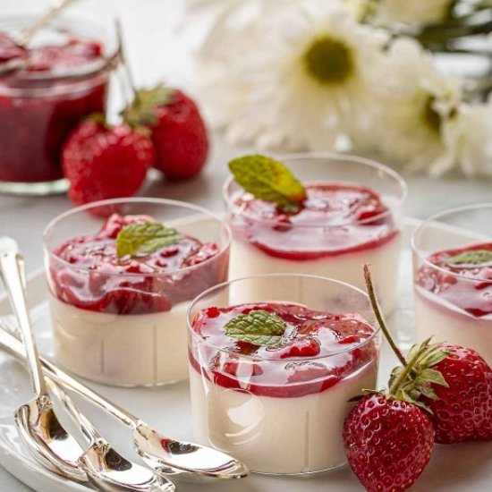 Panna Cotta with Strawberry Sauce