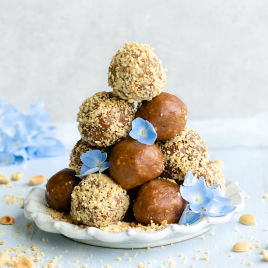 Peanut Butter Protein Balls