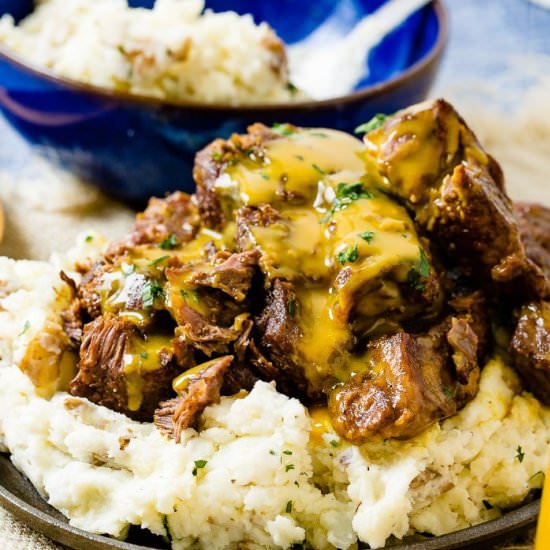 INSTANT POT BEEF SHORT RIBS