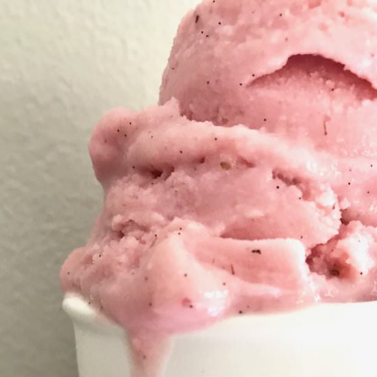 strawberry buttermilk ice cream