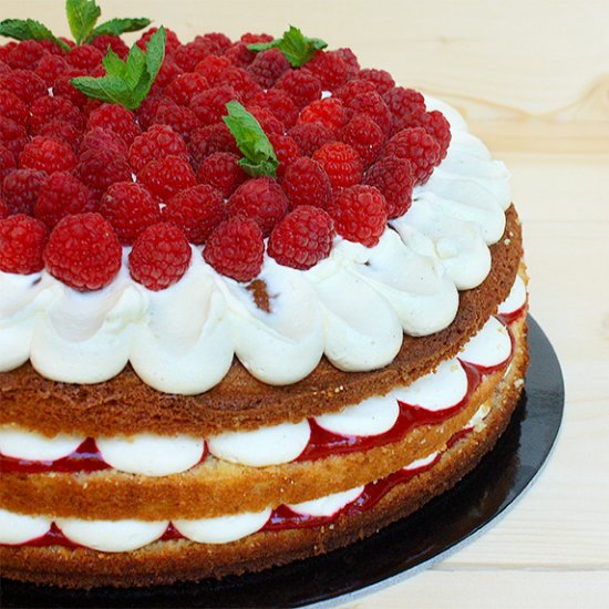 Raspberry cake