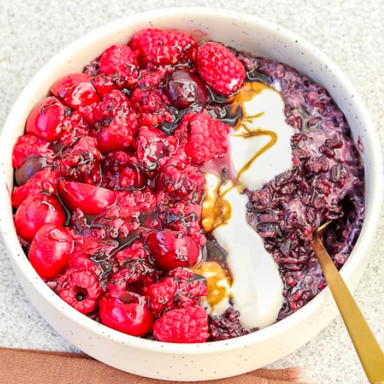 Black rice raspberries breakfast