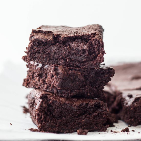 vegan rye crinkle brownies