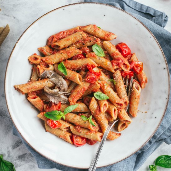 Pasta with tomatoes and anchovies