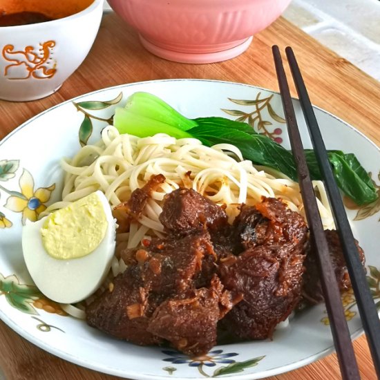 Taiwanese beef noodle soup 红烧牛肉面