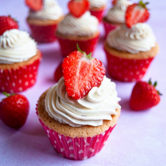 Strawberries and Cream Cupcakes