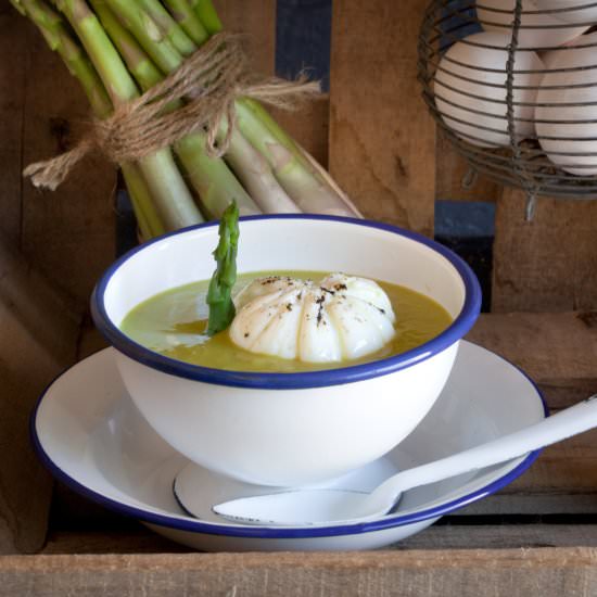 ASPARAGUS AND POACHED EGG CREAM