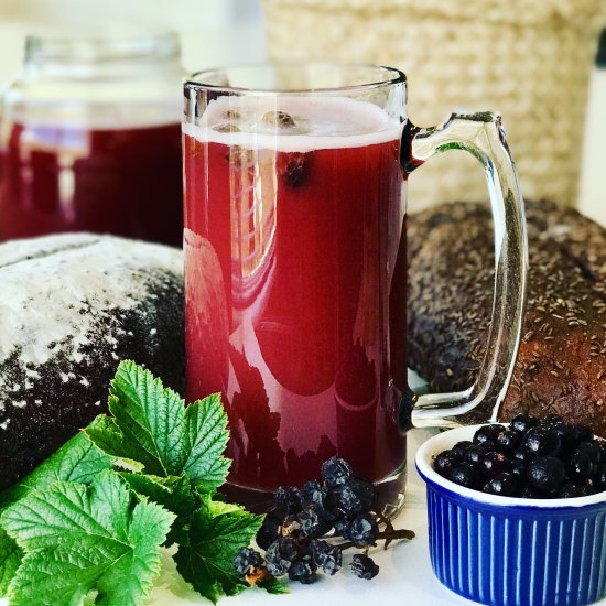 Break Kvass with Blackcurrants