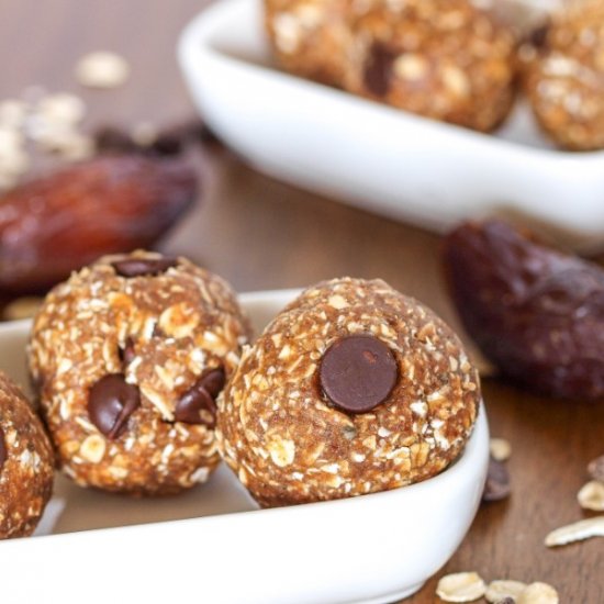 No-Bake Date Energy Balls