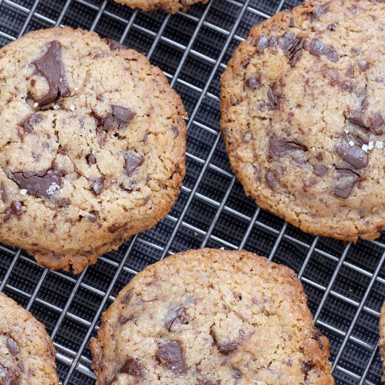 Vegan Tahini Chocolate Chip Cookies