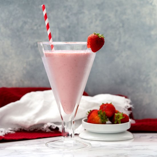 3-Ingredient Strawberry Smoothie