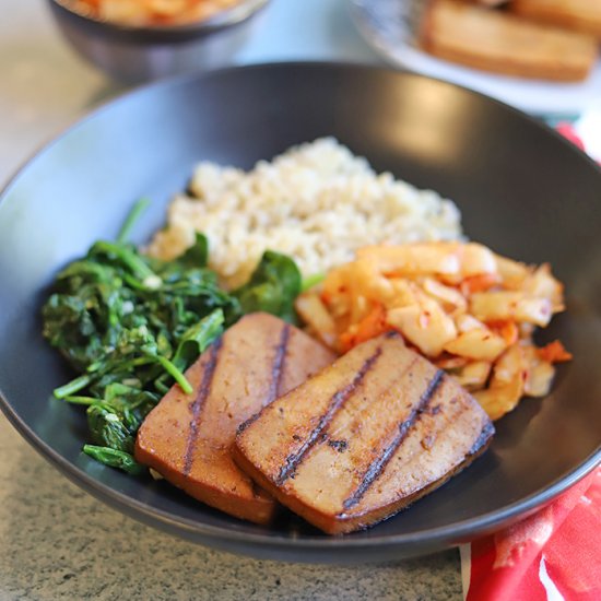 Bulgogi tofu bowls with kimchi