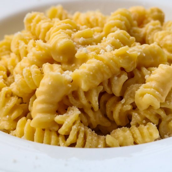 Easy Homemade Mac and Cheese