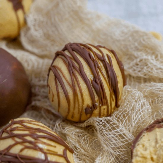 Keto Peanut Butter Protein Balls