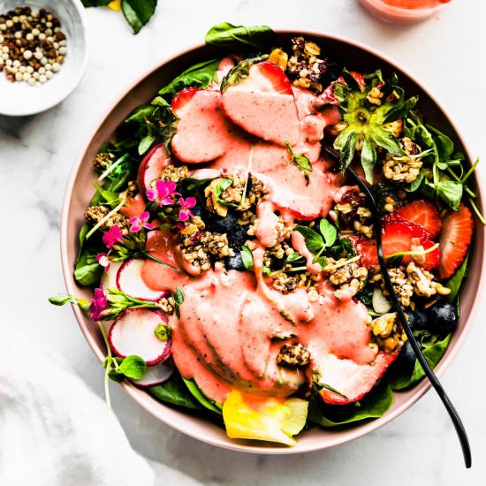 Superfood strawberry spinach salad