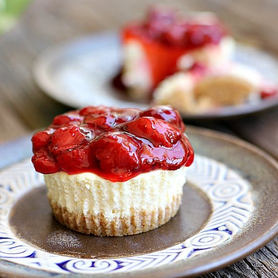 Easy Mini Cheesecake Cupcakes