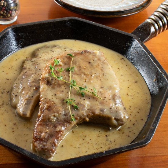 Pork Chops with Peppercorn Sauce