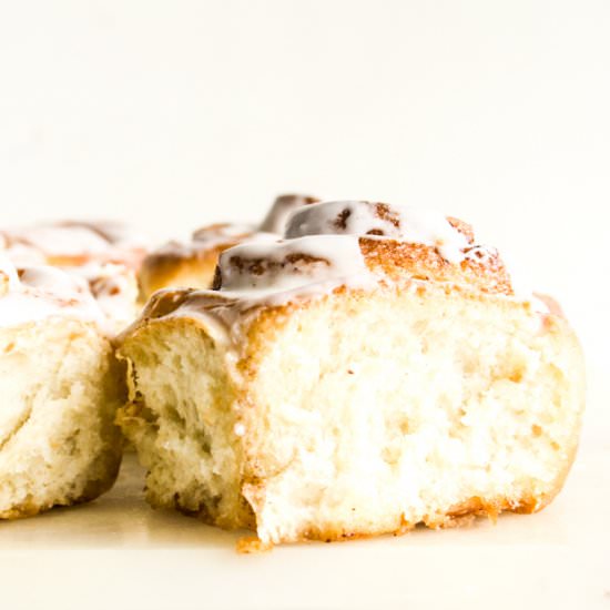 Cinnamon Rolls with Vanilla Glaze