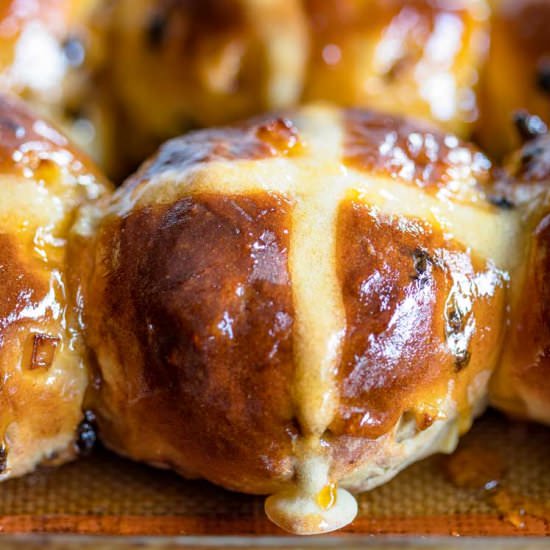 Holiday Hot Cross Buns