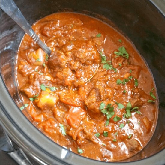 Slow Cooker Beef Goulash