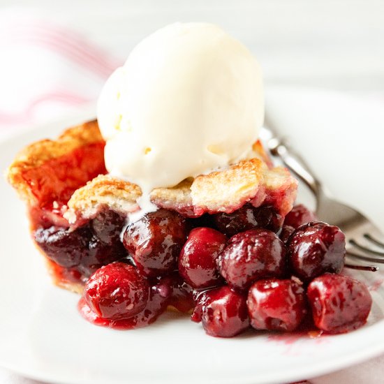 Easy Homemade Cherry Pie