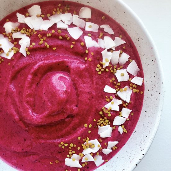 Tart Beet Berry Smoothie Bowl