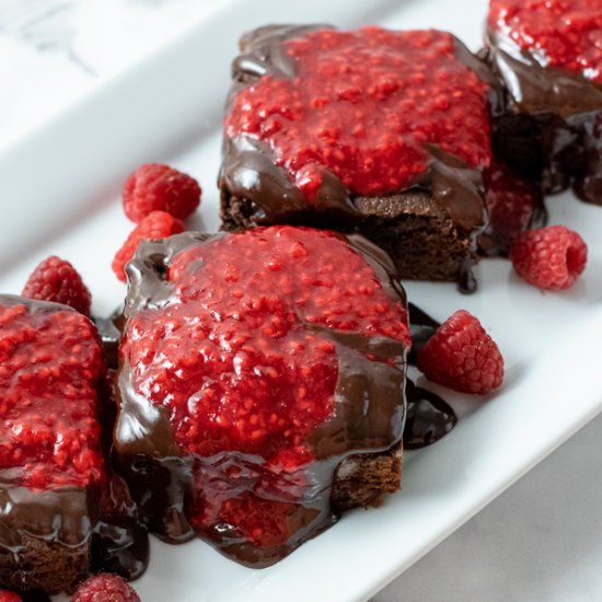 Brownies with Raspberry Sauce