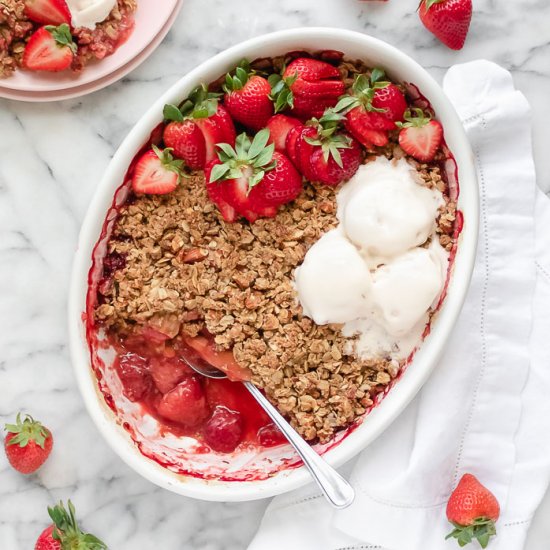 Strawberry Rhubarb Crisp | Vegan+GF