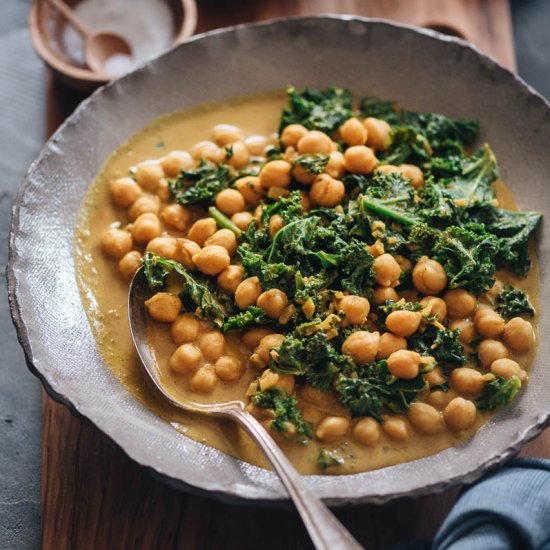 15-Minute Chickpea Curry with Kale