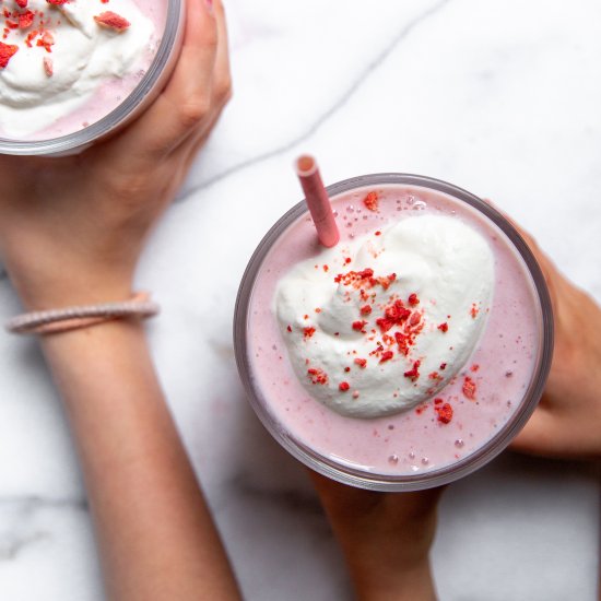 The Creamiest Strawberry Smoothie