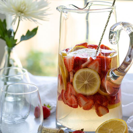 strawberry lemonade sangria