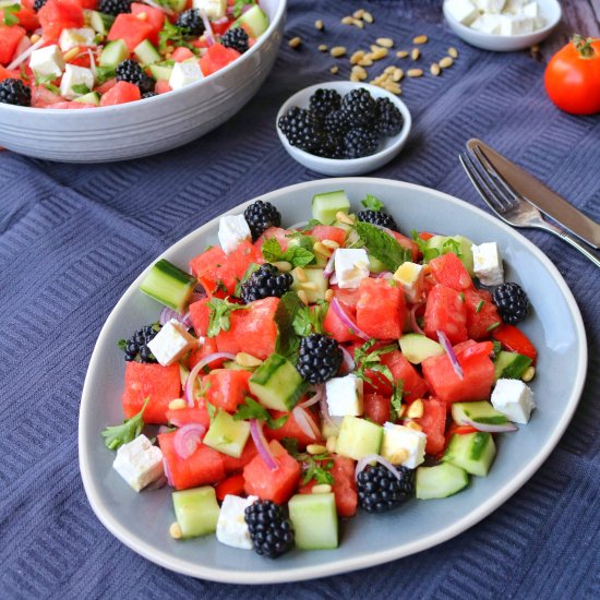 Melone-Feta Salat mit Brombeeren