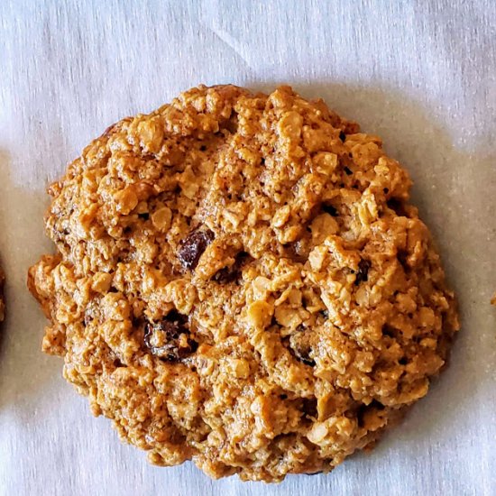 Banana Oatmeal Raisin Cookies