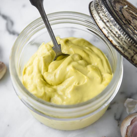 Quick Blender Garlic Mayonnaise