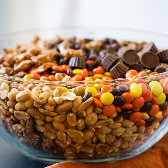 5 MINUTE REESE’S SNACK MIX