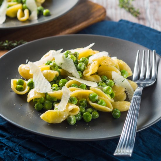 Orecchiette with Peas and Onions