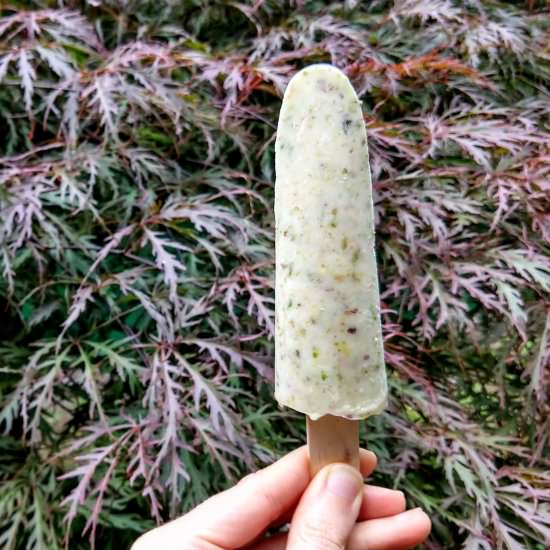 Pistachio Fro-Yo Pops