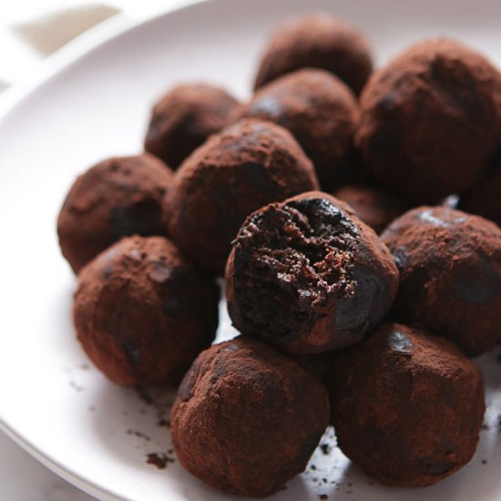 Chocolate Peanut Butter Energy Ball