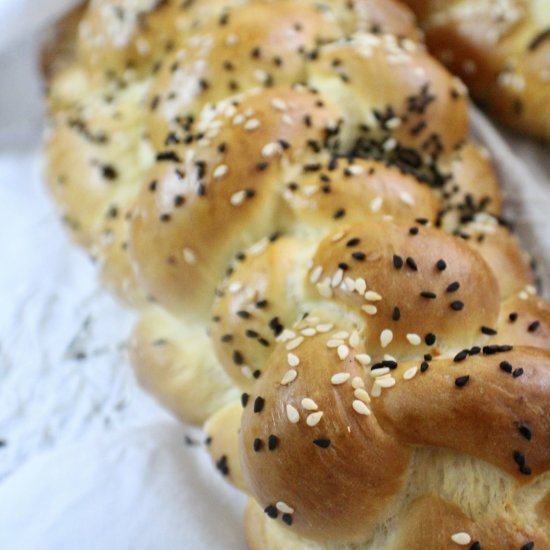 Traditional Sweet Challah Bread