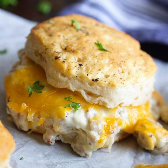 Biscuits & Gravy Cheesy Sliders