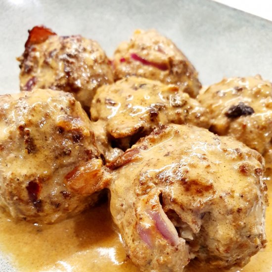 Keto Meatballs and Gravy