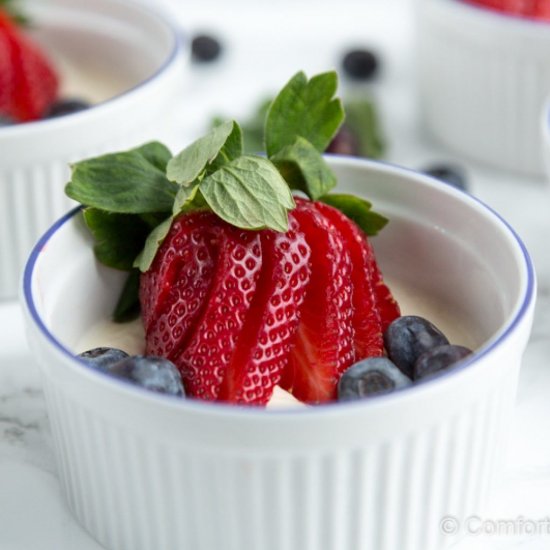 Traditional Panna Cotta& Berries