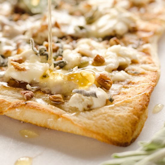 Grilled Honey Goat Cheese Pizza