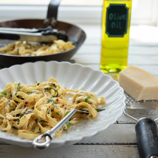 Pasta with Garlic, Anchovy, & Basil