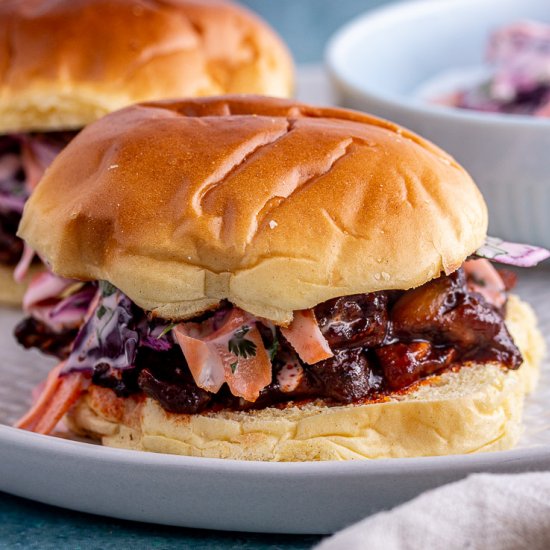 Veggie Pulled Pork Sandwich